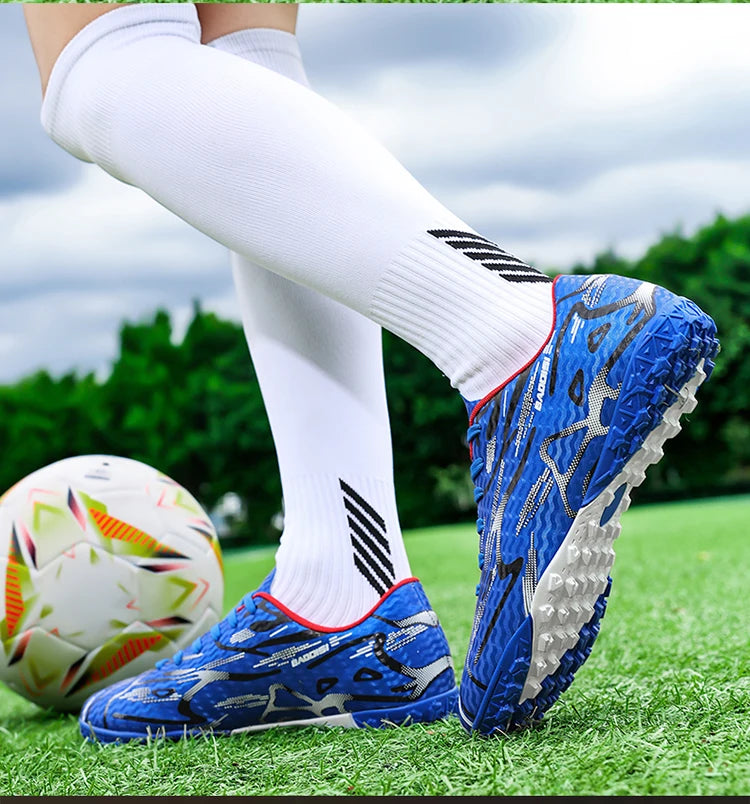 New Men's Football Boots TF Sport Training Soccer Shoes Soft Ultralight Breathable Professional Sneakers Unisex Grass Cleats Match