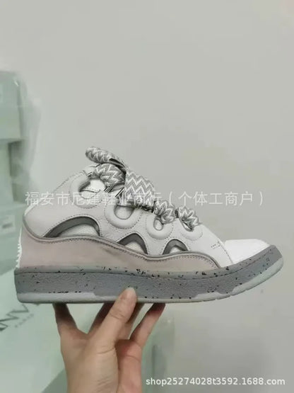 Comfortabele skateschoenen met hoge hak en dikke zool, casual sportieve dad bag-schoenen, Vietnamese en Cambodjaanse nieuwe stijl, slip-on met knoopsluiting