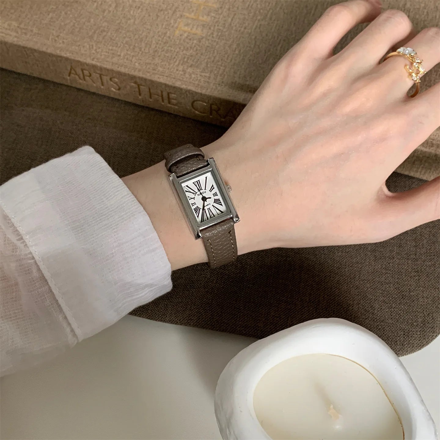 Hot Sale Women Watch Fashion Leather Strap Quartz Wristwatches Luxury Roman Dial Girl Ladies Gift Watch Relojes Para Mujer