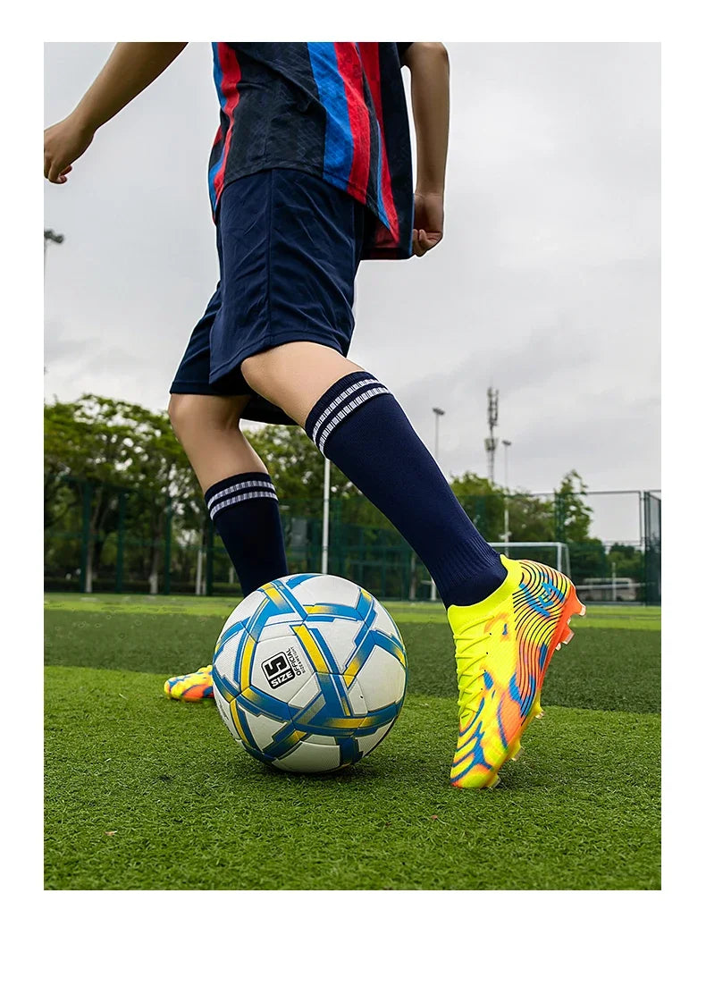 New Men Soccer Shoes Cleats High-quality Football Boots Hot-selling Sneakers Grass Non-Slip Boys Match Outdoor High-top Light
