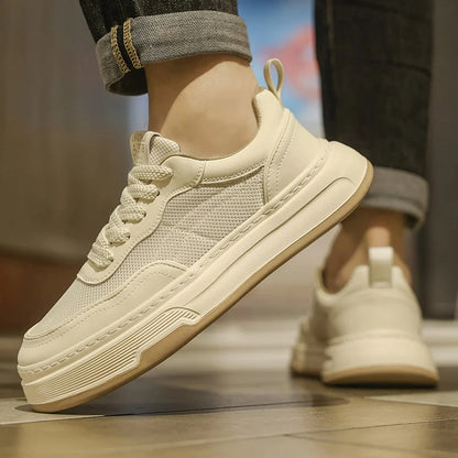 Sneakers da uomo ultraleggere in rete traspirante, scarpe casual alla moda con suola spessa, comode scarpe da ginnastica stringate per camminare tutti i giorni