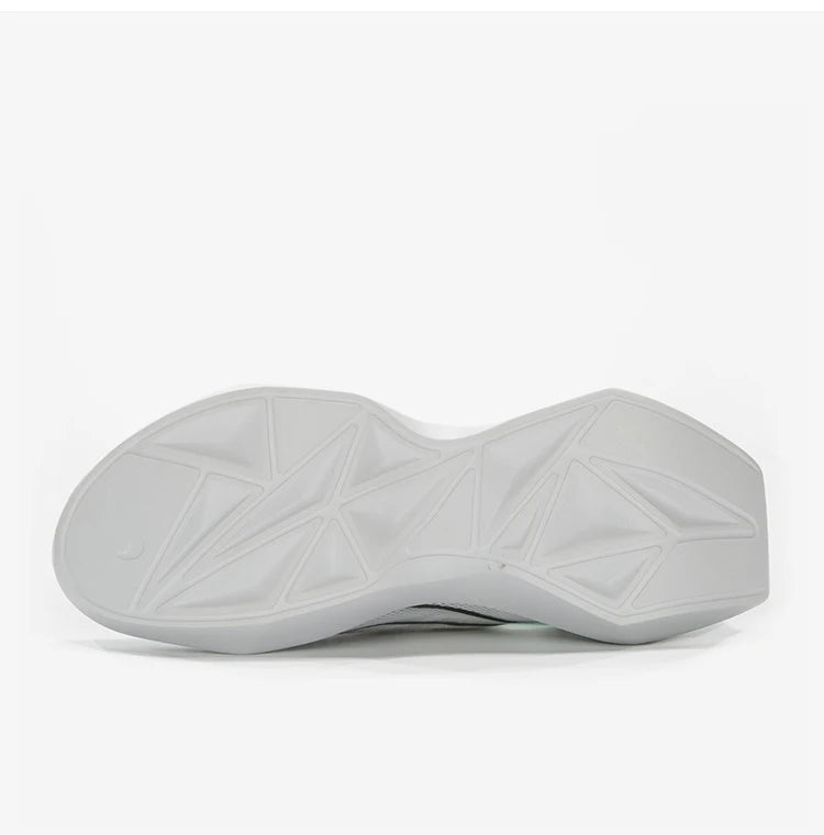 Nike Authentic VISTA LITE Scarpe da donna con plateau traspiranti in stile "dad shoes" CI0905-102