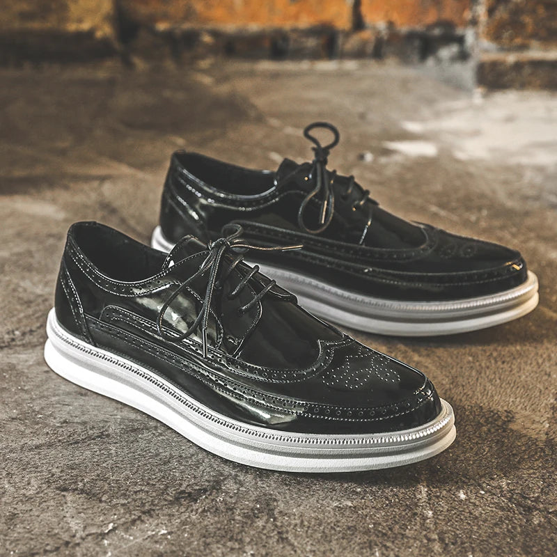Hot Brogue Lacquer leather men's shoes Fashionable British Versatile Styles Office Outdoor Leisure Business Party Adult shoes