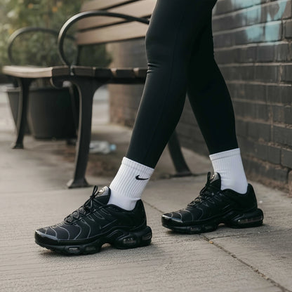 POIZON Nike Air Max Plus Triple Black Women's