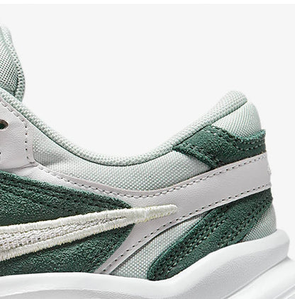 Oryginalne, nowe damskie trampki Nike z siateczki, zapewniające przewiewność – model FJ3794-300