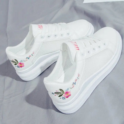 Scarpe da donna 2025 da running primavera/autunno, sneakers casual bianche traspiranti con fiori ricamati e lacci