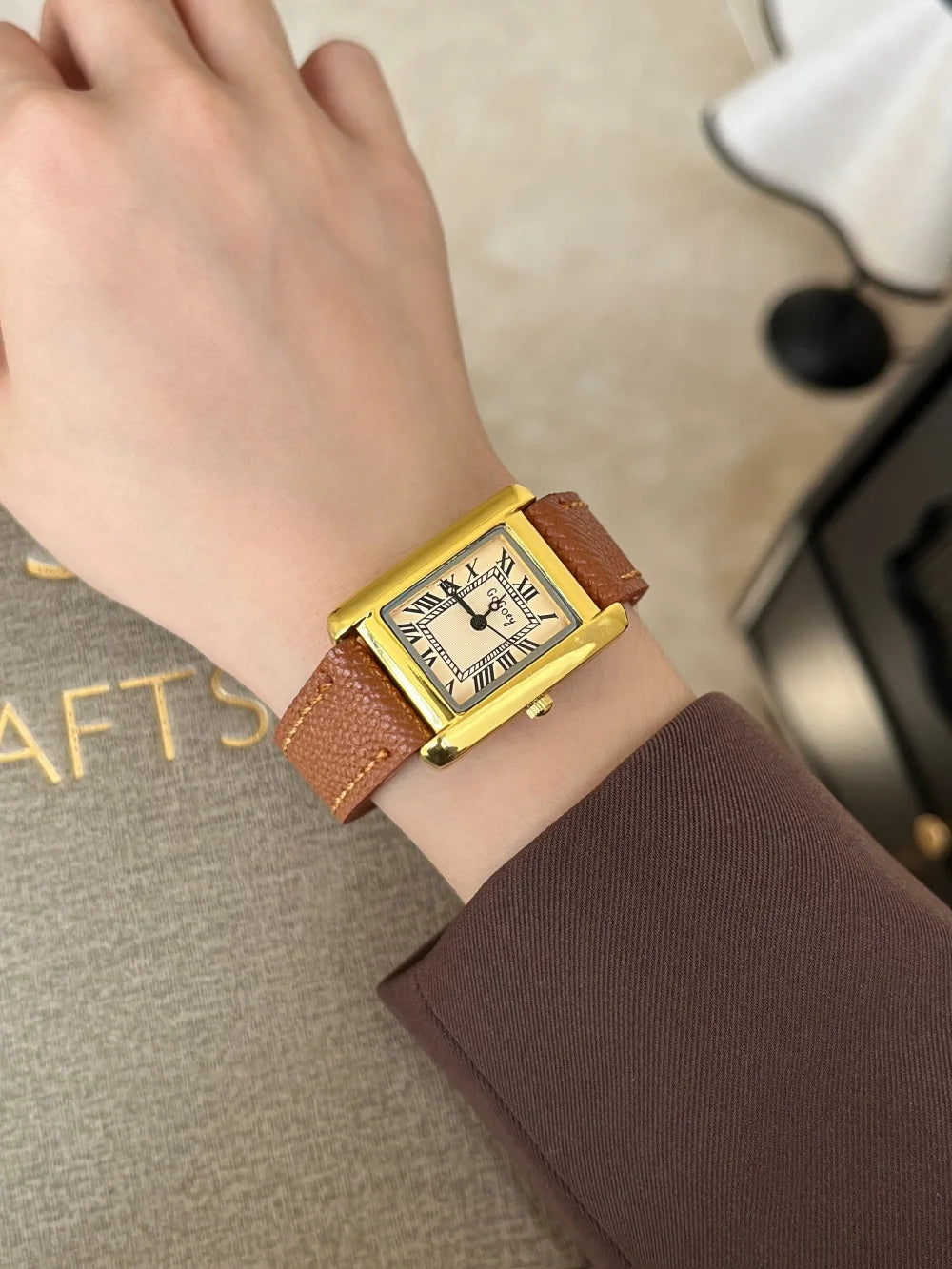 Luxury Square Small Watch Retro Womens Girls Quartz Watches Tiny Female Watch for Women Dresses Lady Fashion Gift for Girlfriend