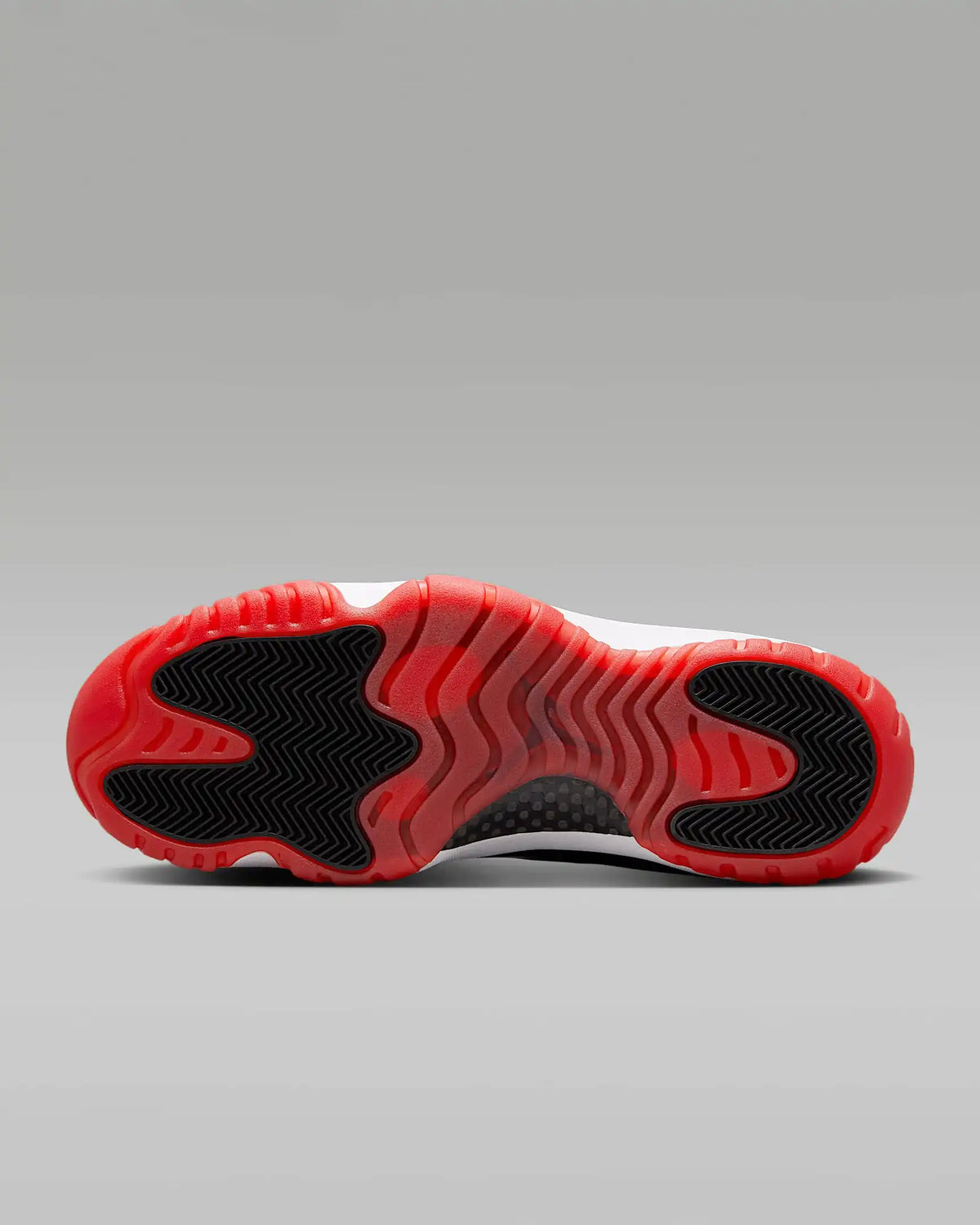 Jordan Air Jordan 11 Retro Low Bred, a comfortable and versatile basketball shoe FV5121-006