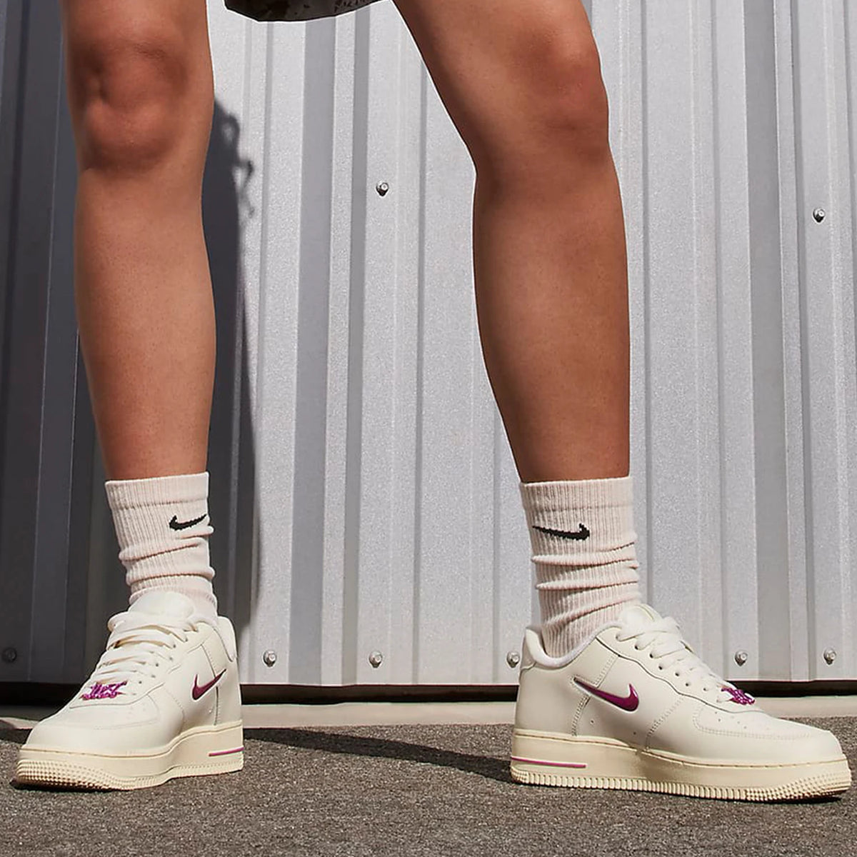 Nike Genuine Air Force 1 naisten matalavartiset lenkkarit FB8251-101