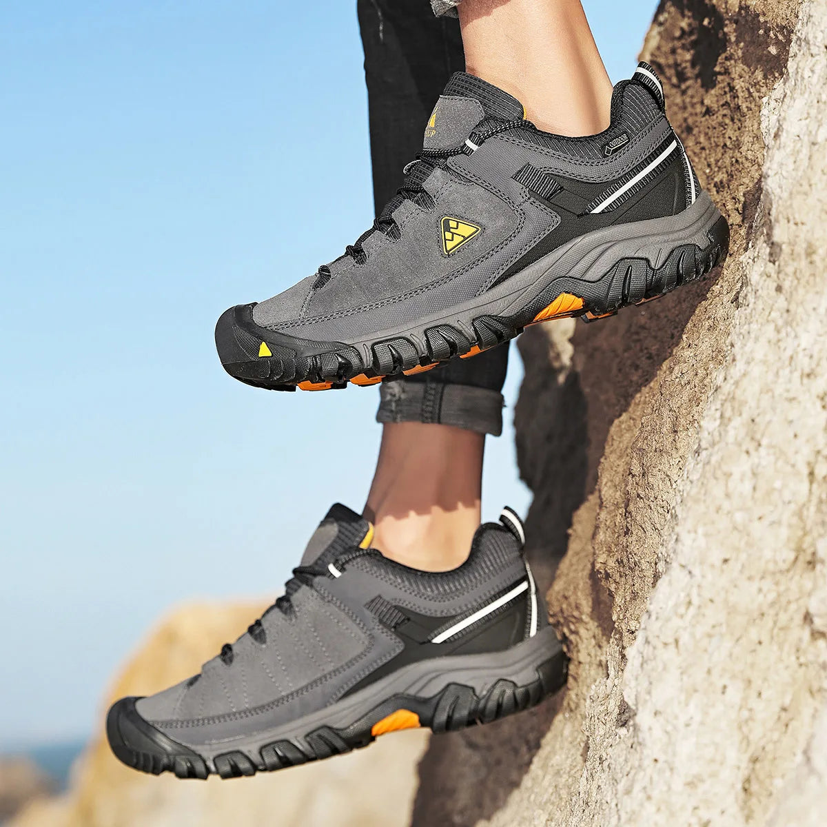 HIKEUP New High Quality Men Hiking Shoes Durable Leather Climbing Shoes Outdoor Walking Sneakers Rubber Sole Factory Outlet