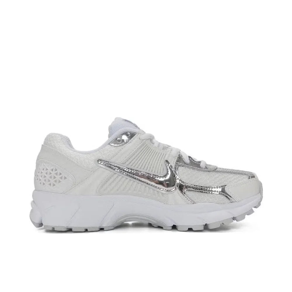 Nike W Nike Zoom Vomero 5 Slip-Resistant, Durable Cushioning Classic Casual Running Shoes, Stylish and Versatile HF7723-100