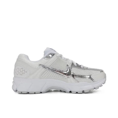 Nike W Nike Zoom Vomero 5 Slip-Resistant, Durable Cushioning Classic Casual Running Shoes, Stylish and Versatile HF7723-100