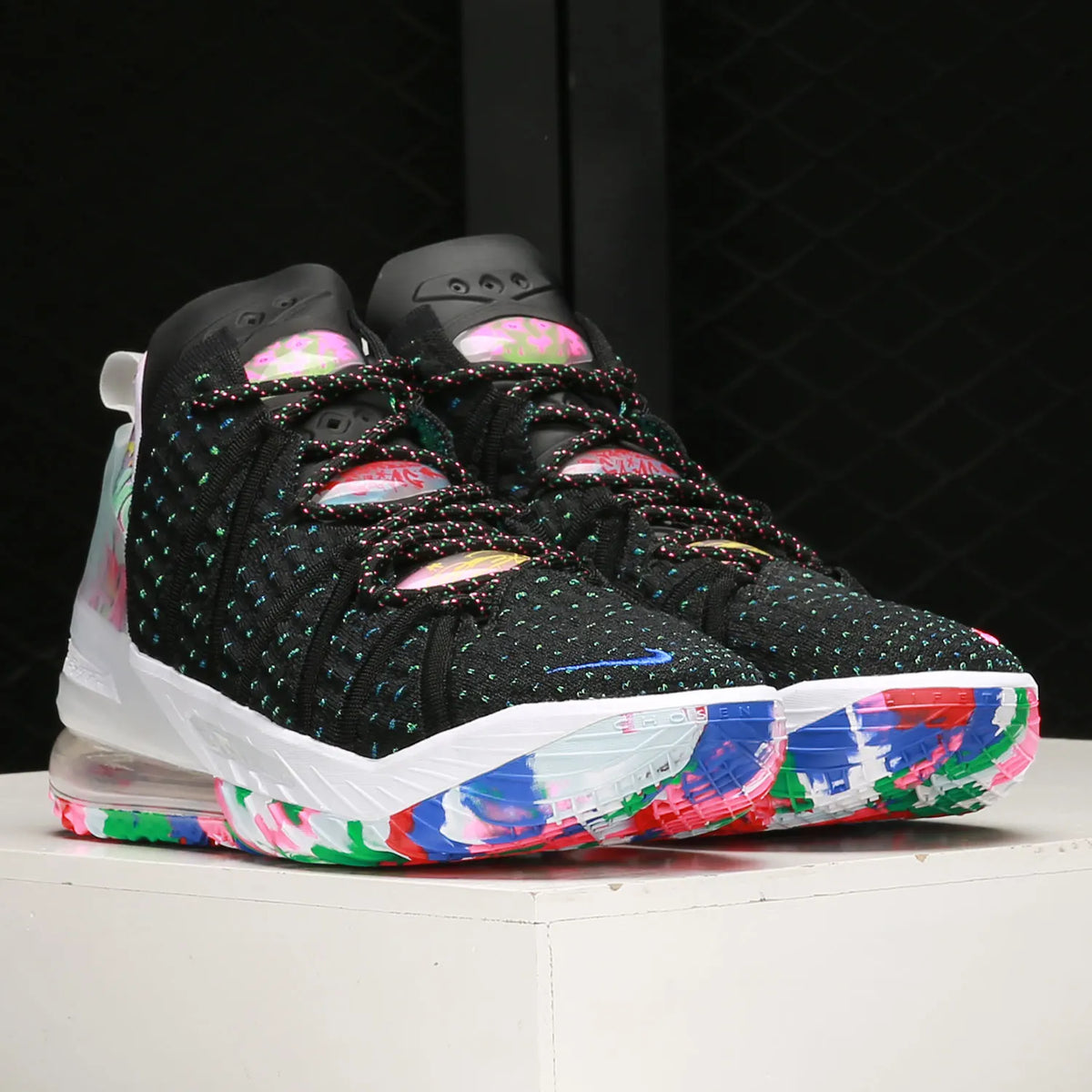 Zapatillas de baloncesto bajas acolchadas Nike Authentic Latest para hombre CQ9284-002