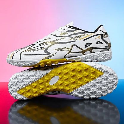 New Men Soccer Shoes Sport Training Football Boots Soft Ultralight Breathable Professional Sneakers Unisex Grass Cleats Match