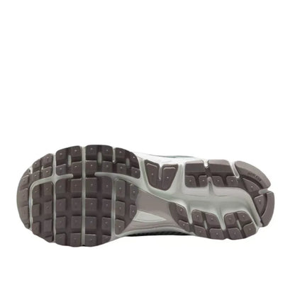 Nike Zoom Vomero 5 Comfortable, versatile, durable, breathable low-top running shoes for women Silver HV6417-001
