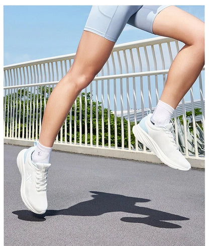Sapatilhas de Corrida Xtep para Mulher 2025 Verão Novidade Resistentes Leves Casuais com Amortecimento de Impacto e Malha Respirável 875418110054