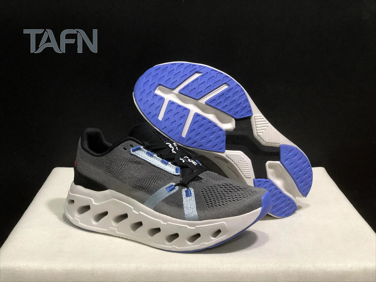 Sneakers with Thick Soles Shock Absorbing Lightweight Sports Shoes for Travel Walking