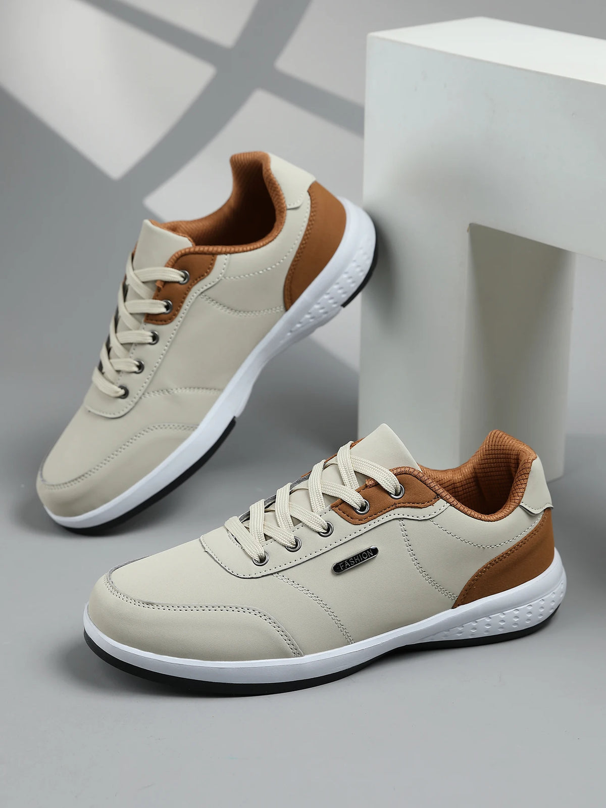 New Men's Four Seasons Waterproof Walking Shoes Casual Men Leather Sports Shoes Non-Slip Camping Shoes Shoes Men's Tennis Shoes