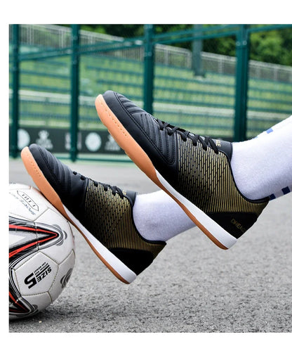 Soccer Shoes Men Anti Slip Indoor Football Boots Fashion Mens Futsal Shoe IC Traning Cleats Chuteira Futebol Male Sneakers