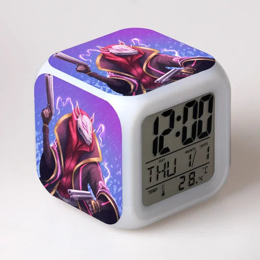 Despertador Fortnite Cute Fashion Cartoon Personalizado Criativo Kawaii Minimalista LED, Presente de Aniversário para Amigos