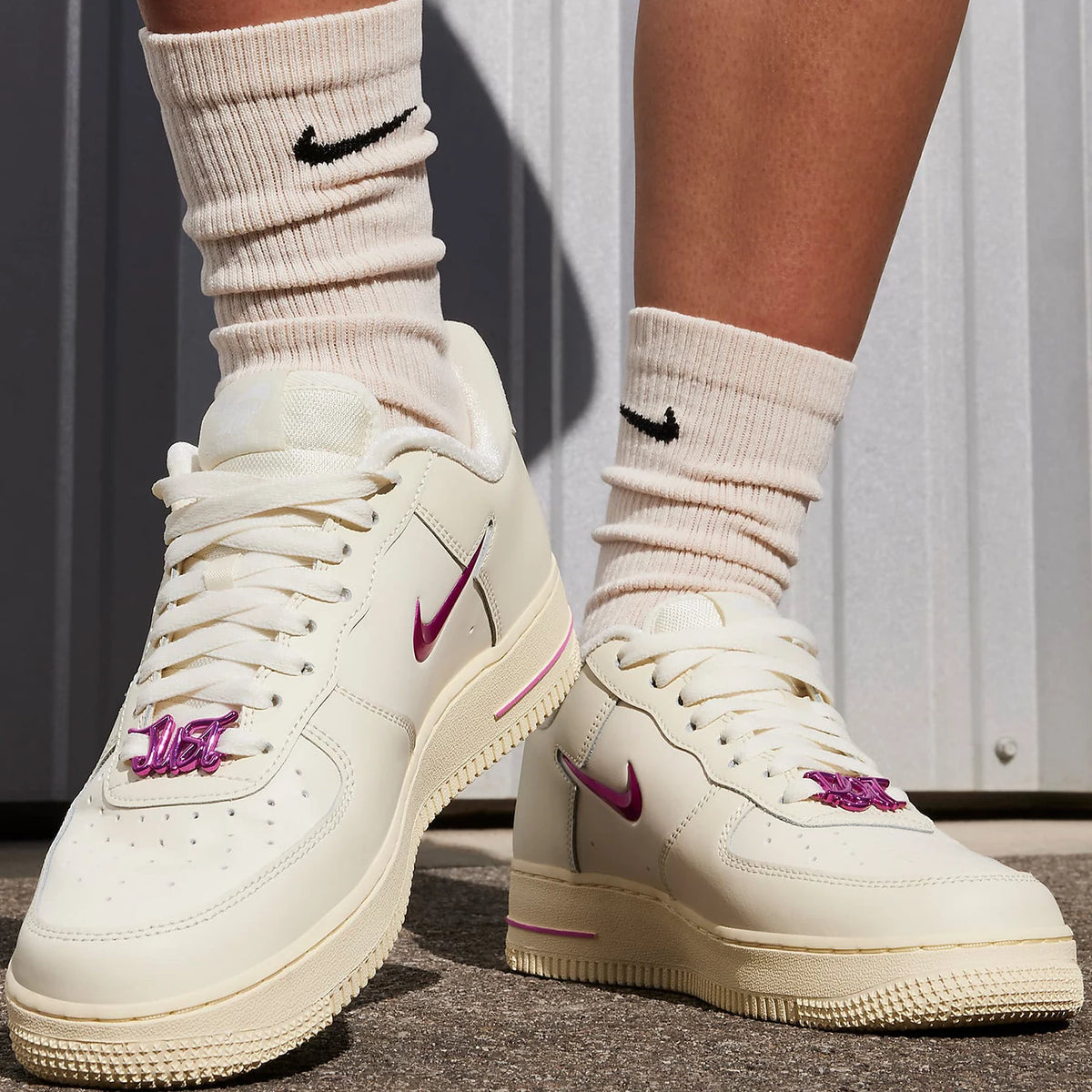 Nike Genuine Air Force 1 naisten matalavartiset lenkkarit FB8251-101