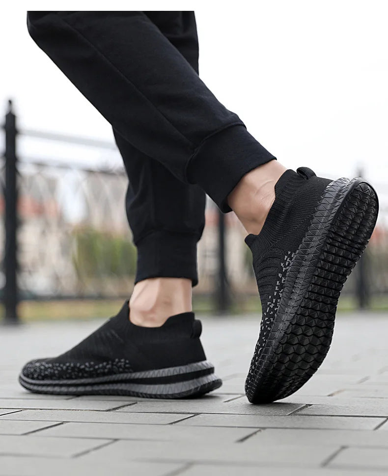 Buty męskie Oddychające męskie trampki Wygodne buty do biegania Tenisowe buty outdoorowe Buty wsuwane do chodzenia Buty do joggingu typu skarpeta