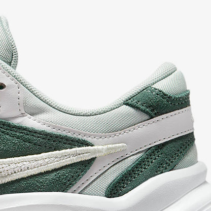 Oryginalne, nowe damskie trampki Nike z siateczki, zapewniające przewiewność – model FJ3794-300
