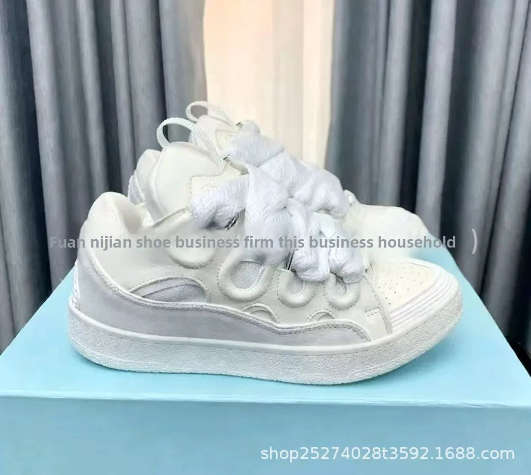 Comfortabele skateschoenen met hoge hak en dikke zool, casual sportieve dad bag-schoenen, Vietnamese en Cambodjaanse nieuwe stijl, slip-on met knoopsluiting