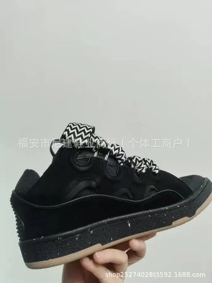 Comfortabele skateschoenen met hoge hak en dikke zool, casual sportieve dad bag-schoenen, Vietnamese en Cambodjaanse nieuwe stijl, slip-on met knoopsluiting