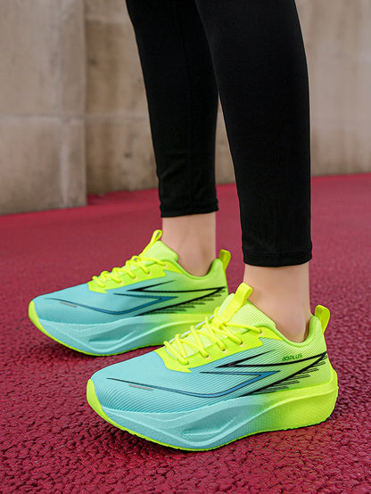 New breathable lightweight running shoes for men, summer couple mismatched mesh shock-absorbing sports shoes, fashionable casual