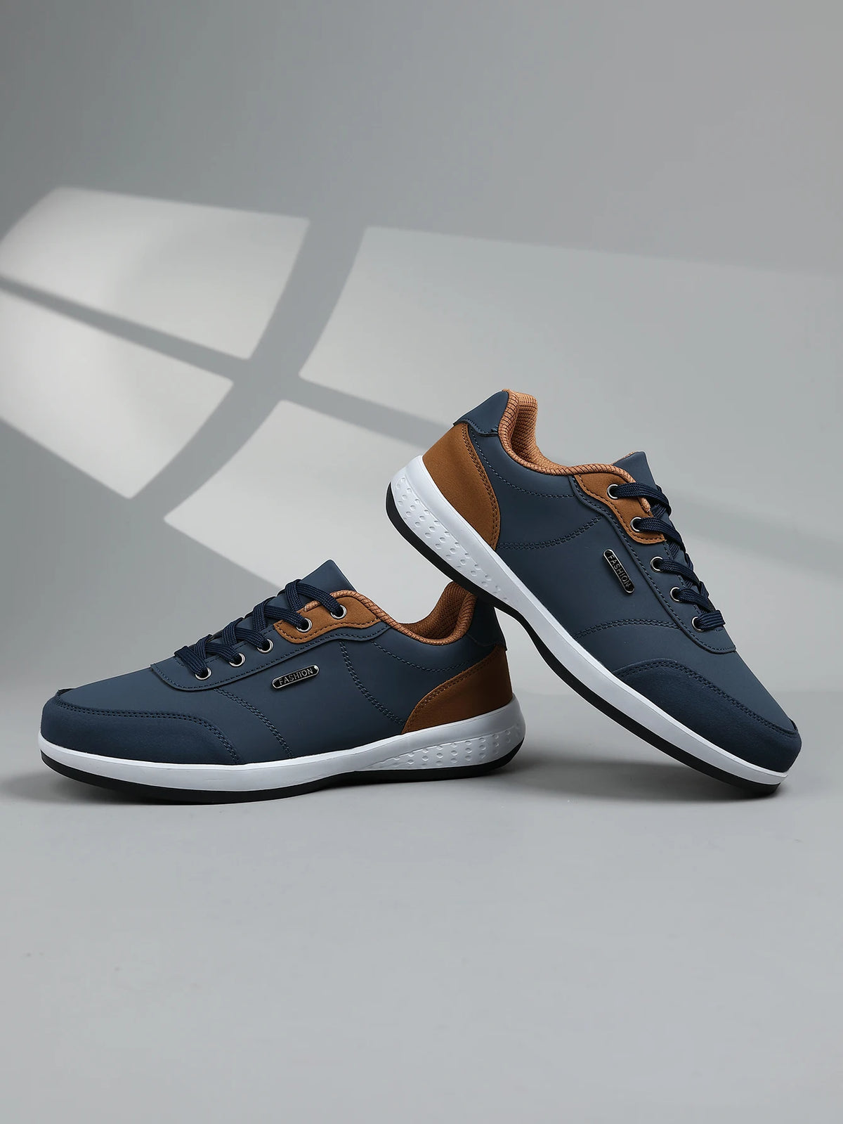 New Men's Four Seasons Waterproof Walking Shoes Casual Men Leather Sports Shoes Non-Slip Camping Shoes Shoes Men's Tennis Shoes