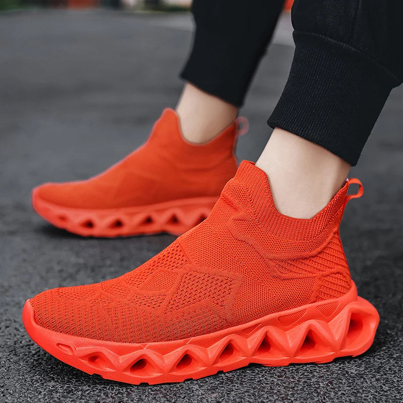 Men Sports Shoes Ultralight Fashion Slip on Daily Walking Outdoor Jogging Shoes Breathable Mesh Comfortable Casual Shoes for Men