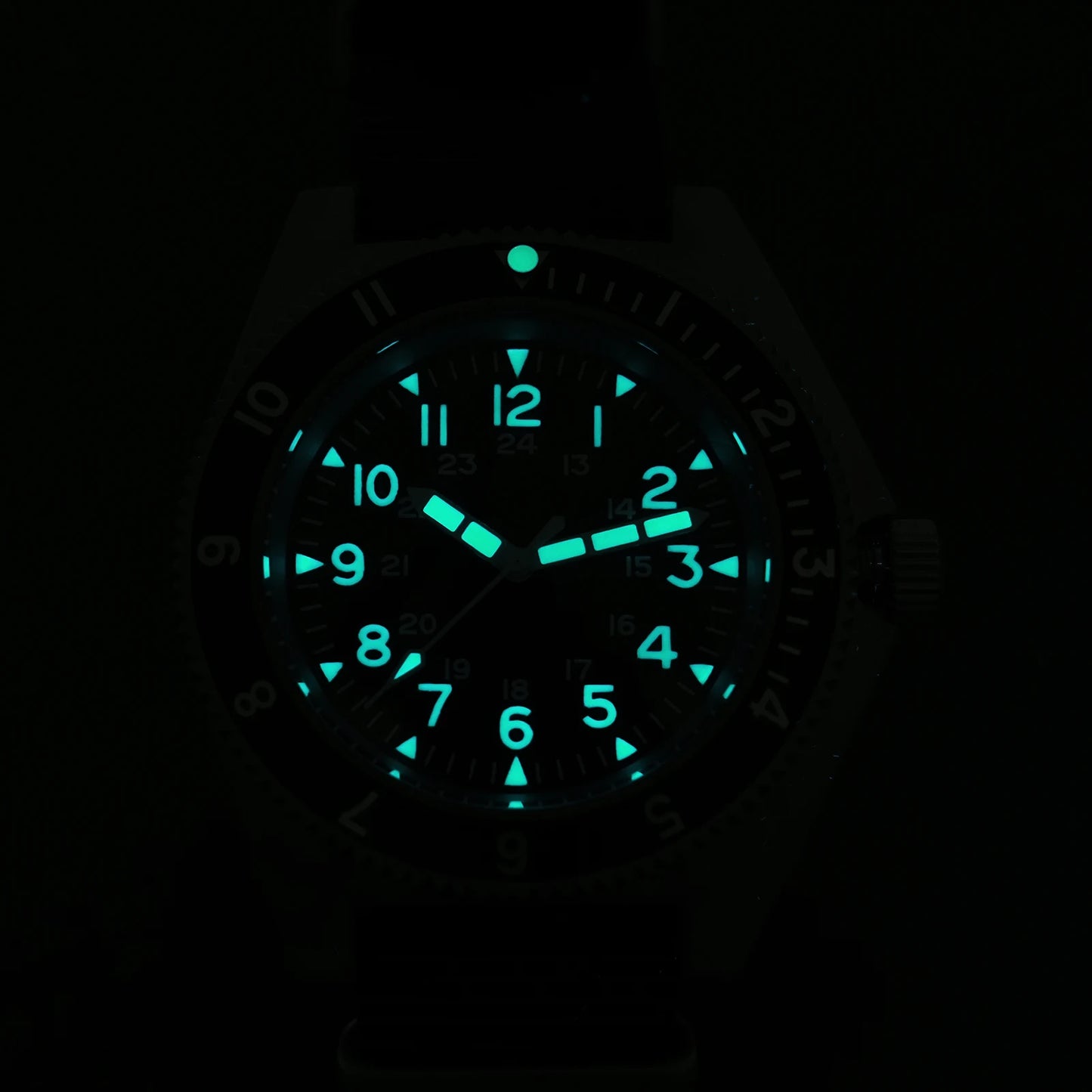 Watchdives WD1972 Men Watch VH31 Sweep Seconds Quartz Movement Sapphire  Stainless Steel Watches Waterproof Luminous Wristwatch