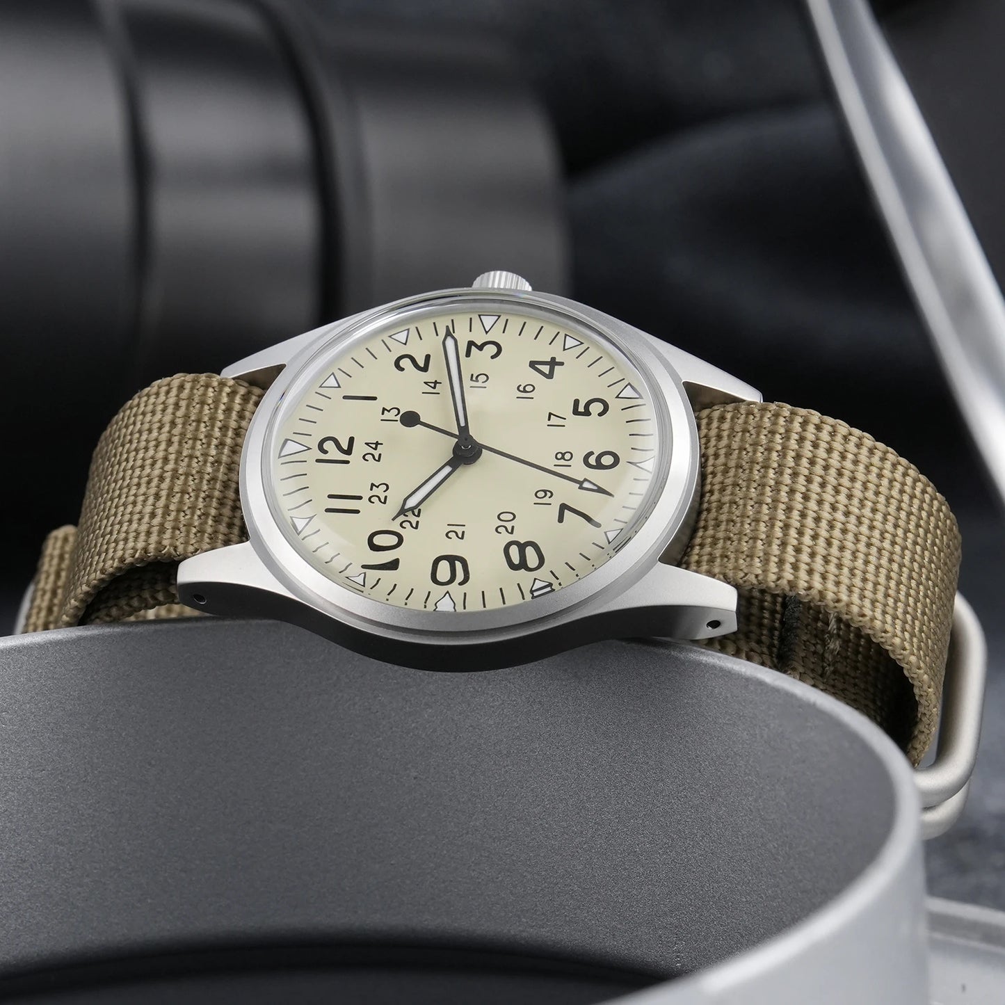 Militado ML07 Military Watch VH31 Quartz Movement Sapphire Crystal Luminous AR Coating Vintage Watches 100m Waterproof
