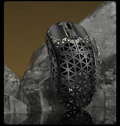 Rato Gaming Sem Fios ATTACK SHARK R5 Ultra Carbon Fiber, Sensor Gaming PixArt PAW3950MAX, 42000DPI, 8000Hz, MCU Nordic 52840