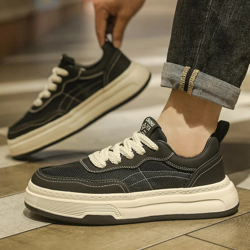 Sneakers da uomo ultraleggere in rete traspirante, scarpe casual alla moda con suola spessa, comode scarpe da ginnastica stringate per camminare tutti i giorni