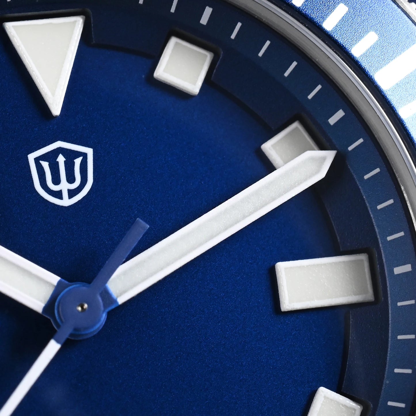 Watchdives WD1969 Pro 38mm Quartz Watch VH31 Sweep Seconds Movement 20Bar Waterproof BGW9 Blue Luminous Sapphire Glass Watches