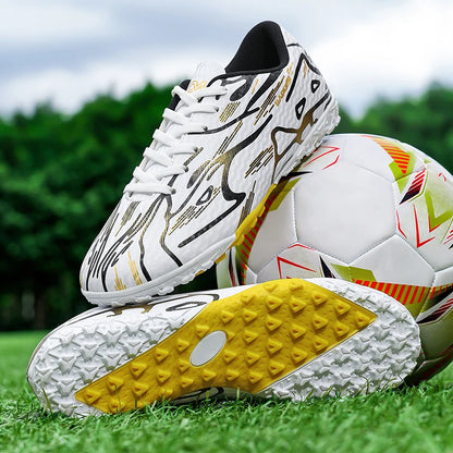 New Men Soccer Shoes Sport Training Football Boots Soft Ultralight Breathable Professional Sneakers Unisex Grass Cleats Match