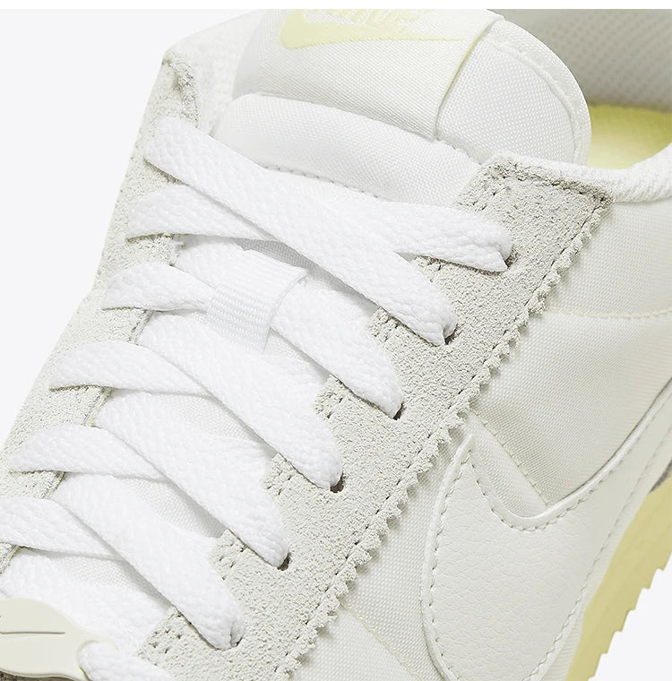Oryginalne damskie sznurowane, oddychające buty sportowe w stylu retro Nike Cortez HF6410-118