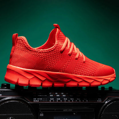 Men's shoes Four Seasons new plus size Flying weaving Lightweight Breathable Casual Sports Shoes Soft Sole Outdoor Running Shoes