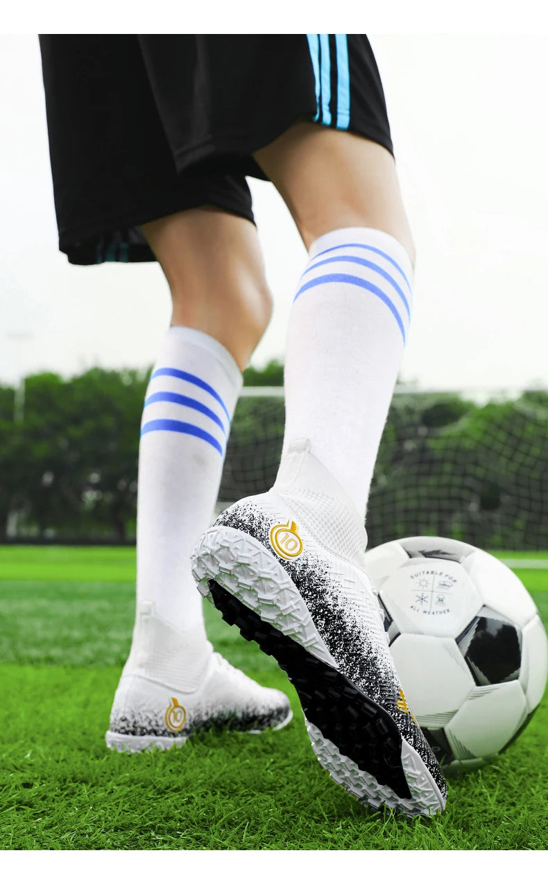 Men Soccer Shoes Kids Football Boots Women Professional Soccer Cleats Antiskid Chaussure Football TF/FG Outdoor Football Shoes
