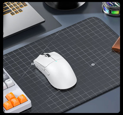 Безжична геймърска мишка ATTACK SHARK X11SE, Tri-Mode, суперлека 63g със сензор PAW3311, 22000 DPI, батерия 300mAh, двоен драйвер