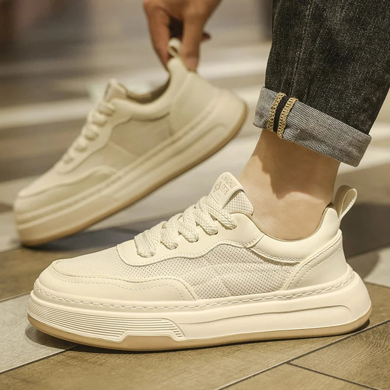 Sneakers da uomo ultraleggere in rete traspirante, scarpe casual alla moda con suola spessa, comode scarpe da ginnastica stringate per camminare tutti i giorni