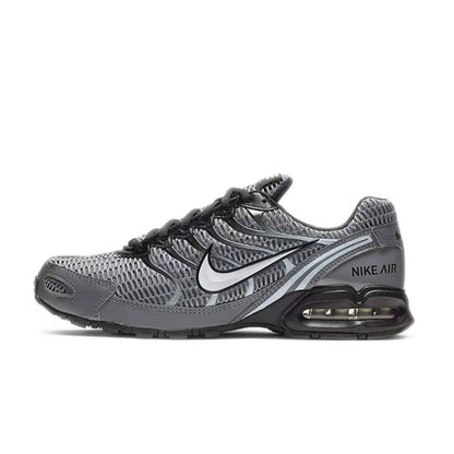 Męskie buty do biegania Nike Air Max Torch 4 z niską cholewką – szaro-srebrne, z materiału codziennego użytku, z oddychającej siateczki i charakteryzujące się długą żywotnością 343846-012