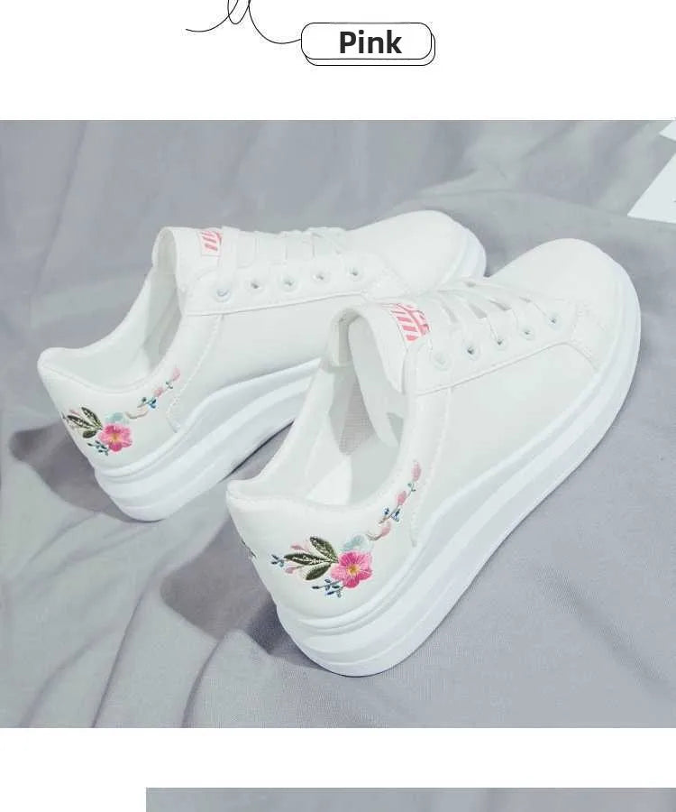Scarpe da donna 2025 da running primavera/autunno, sneakers casual bianche traspiranti con fiori ricamati e lacci