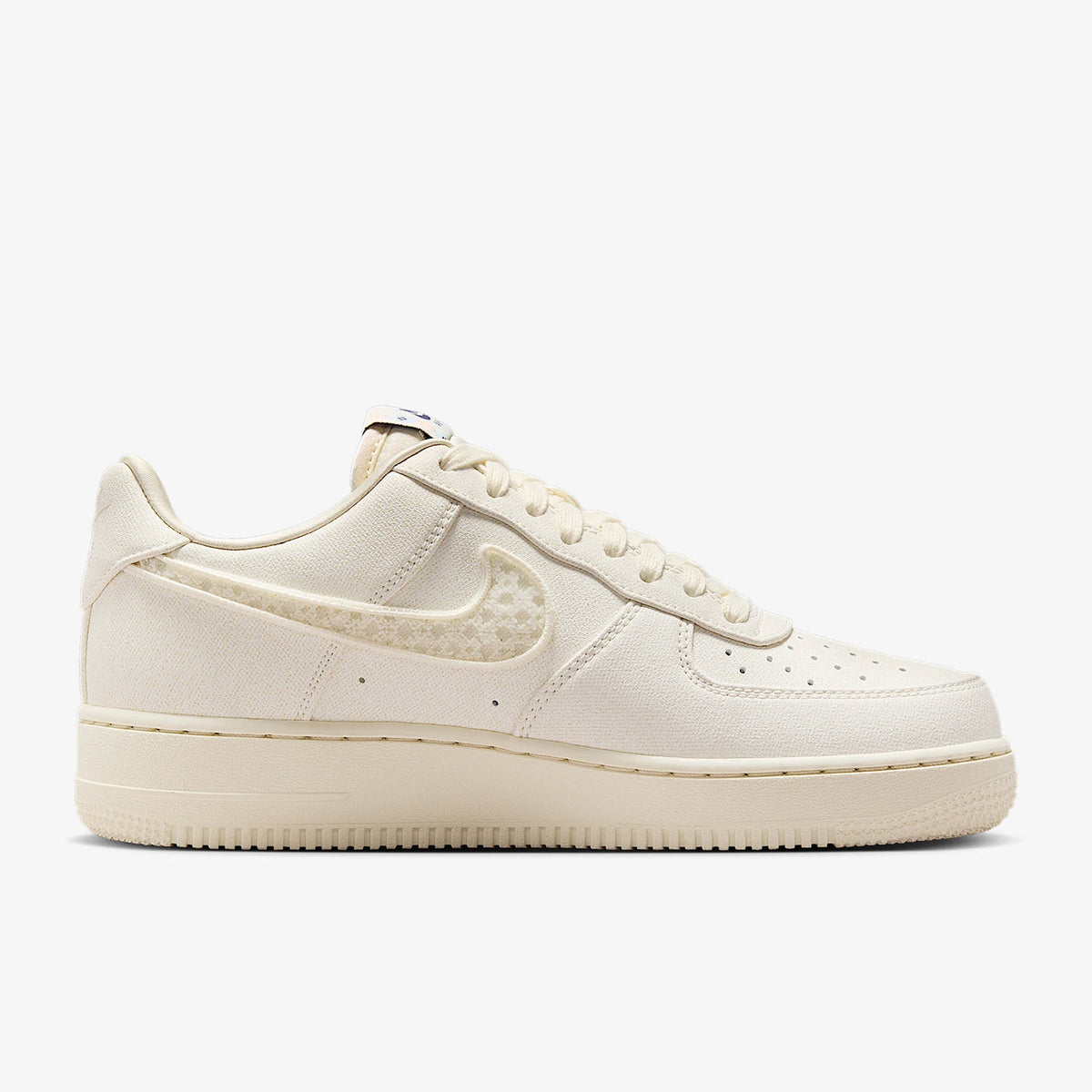 Nike genuine Air Force 1 Women's Classic Lightweight Casual Sneakers IH7351-010