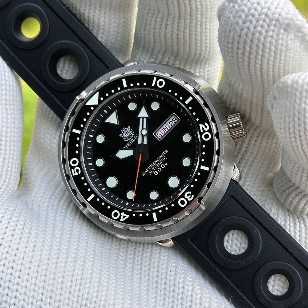 STEELDIVE SD1975W Black Dial Day and Date Function NH36 Automatic Movement 47.5mm Super Luminous 300M Waterproof Tuna Can Watch