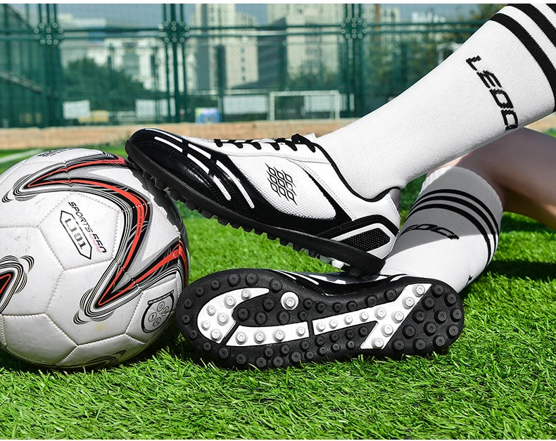 Soccer Shoes Men Turf Football Boots Fashion Firm Ground Studs Anti Slip Boy Sneakers Original Outdoor Field Training Trainers