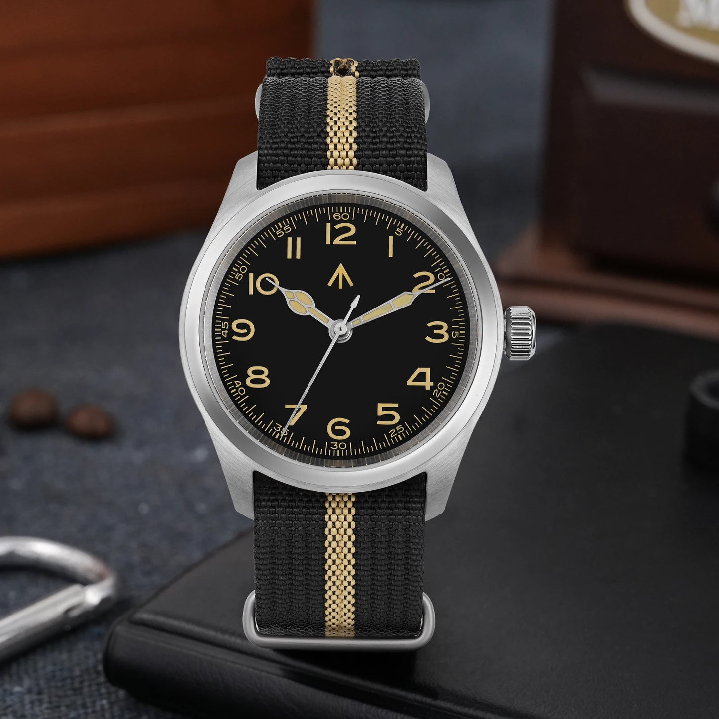 Militado ML08 Vintage Black Watch VH31 Sweep Quartz Wristwatch Ar Sapphire Crystal Luminous C3 BGW9 100 Waterproof Watches Man