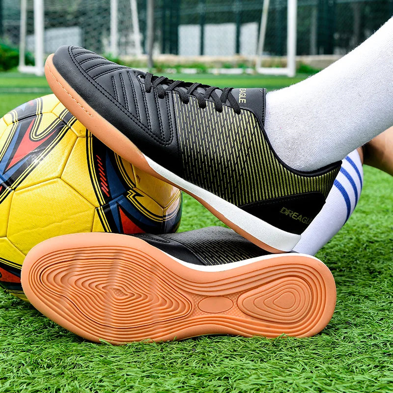 Soccer Shoes Men Anti Slip Indoor Football Boots Fashion Mens Futsal Shoe IC Traning Cleats Chuteira Futebol Male Sneakers